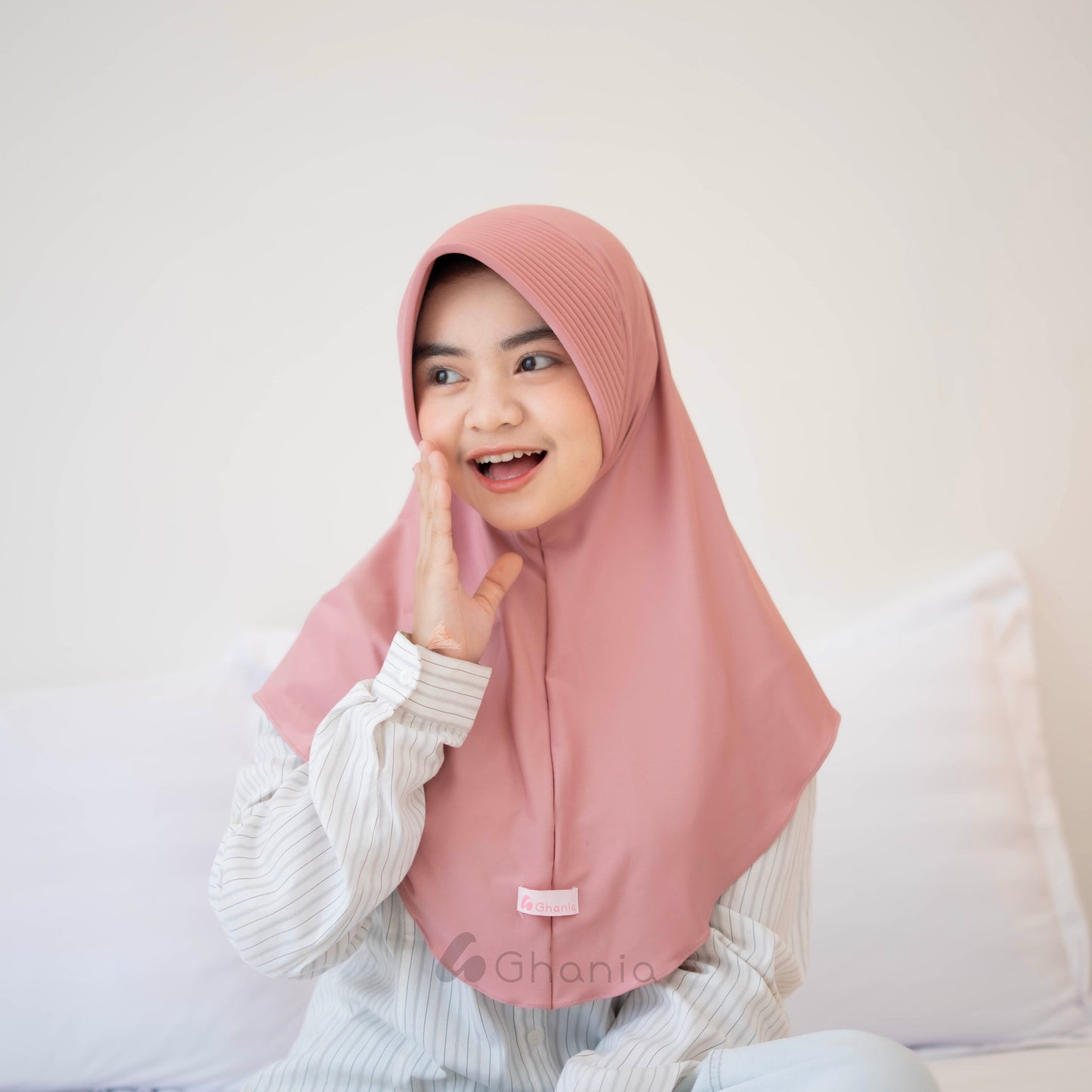 hiGhania - Bergo Oval Cassandra Series size S