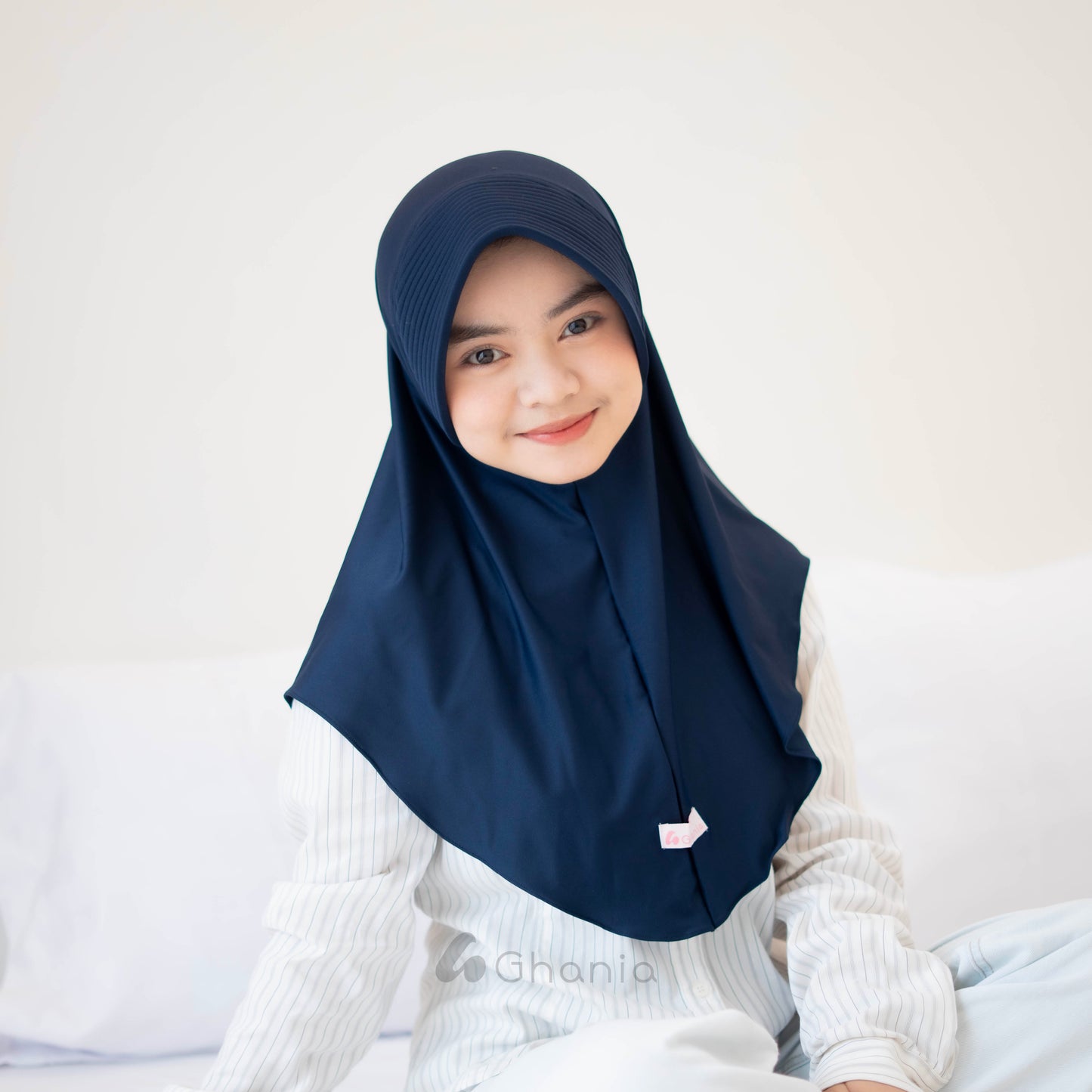 hiGhania - Bergo Oval Cassandra Series size S
