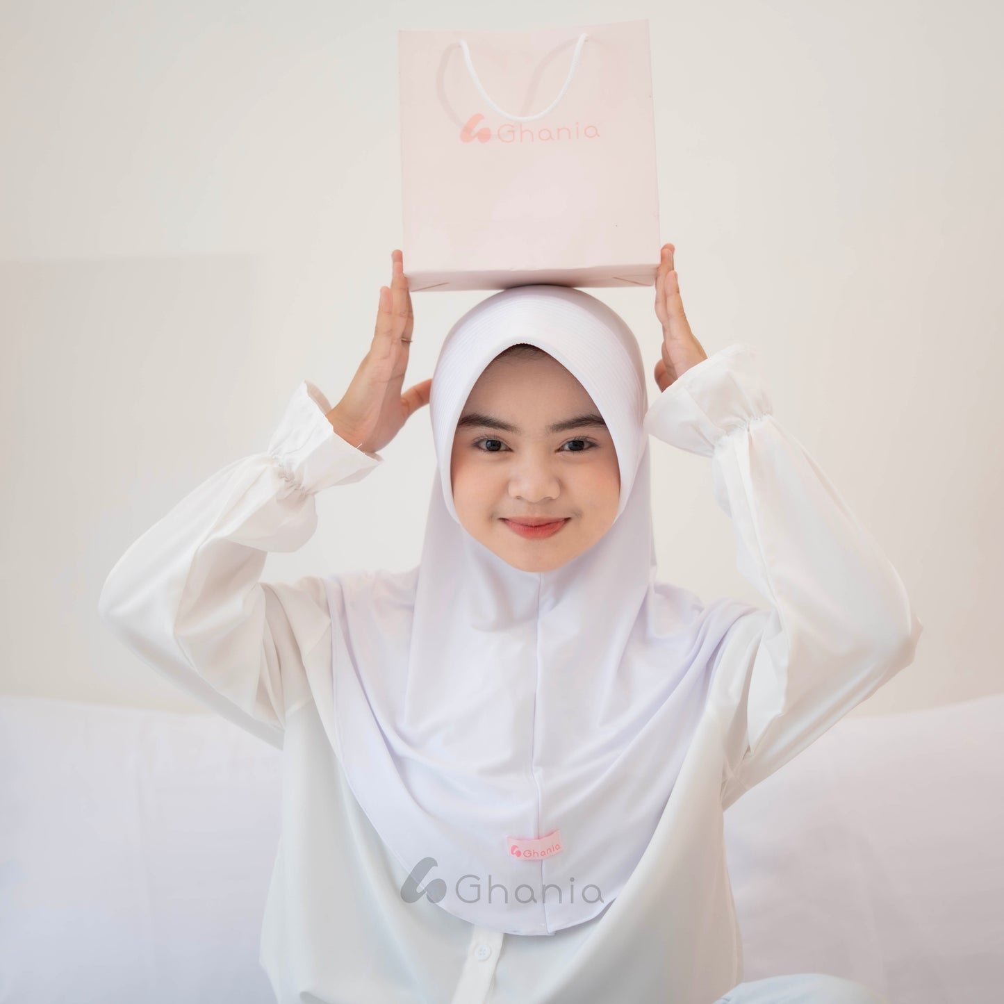 hiGhania - Bergo Oval Cassandra Series size S