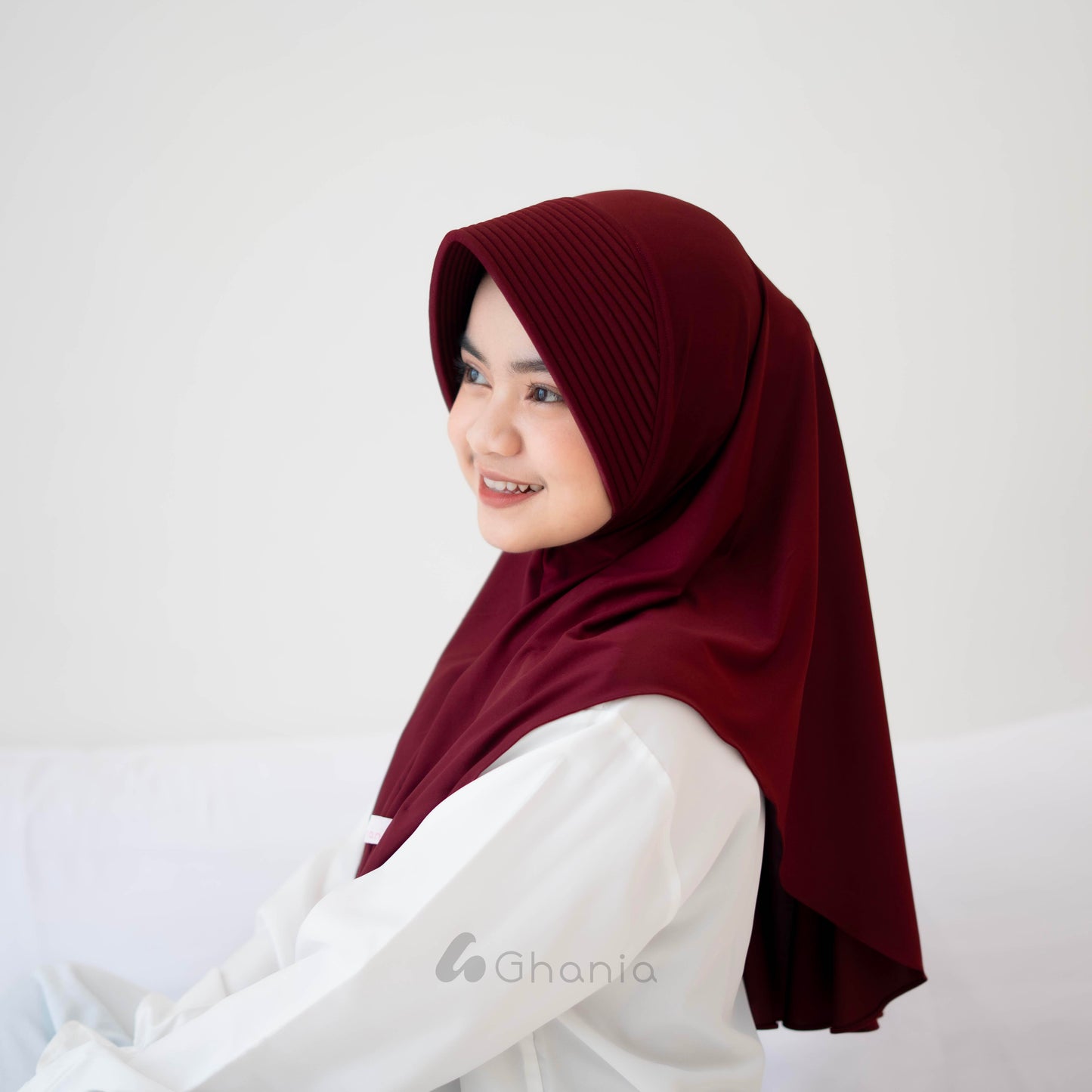hiGhania - Bergo Oval Cassandra Series size S