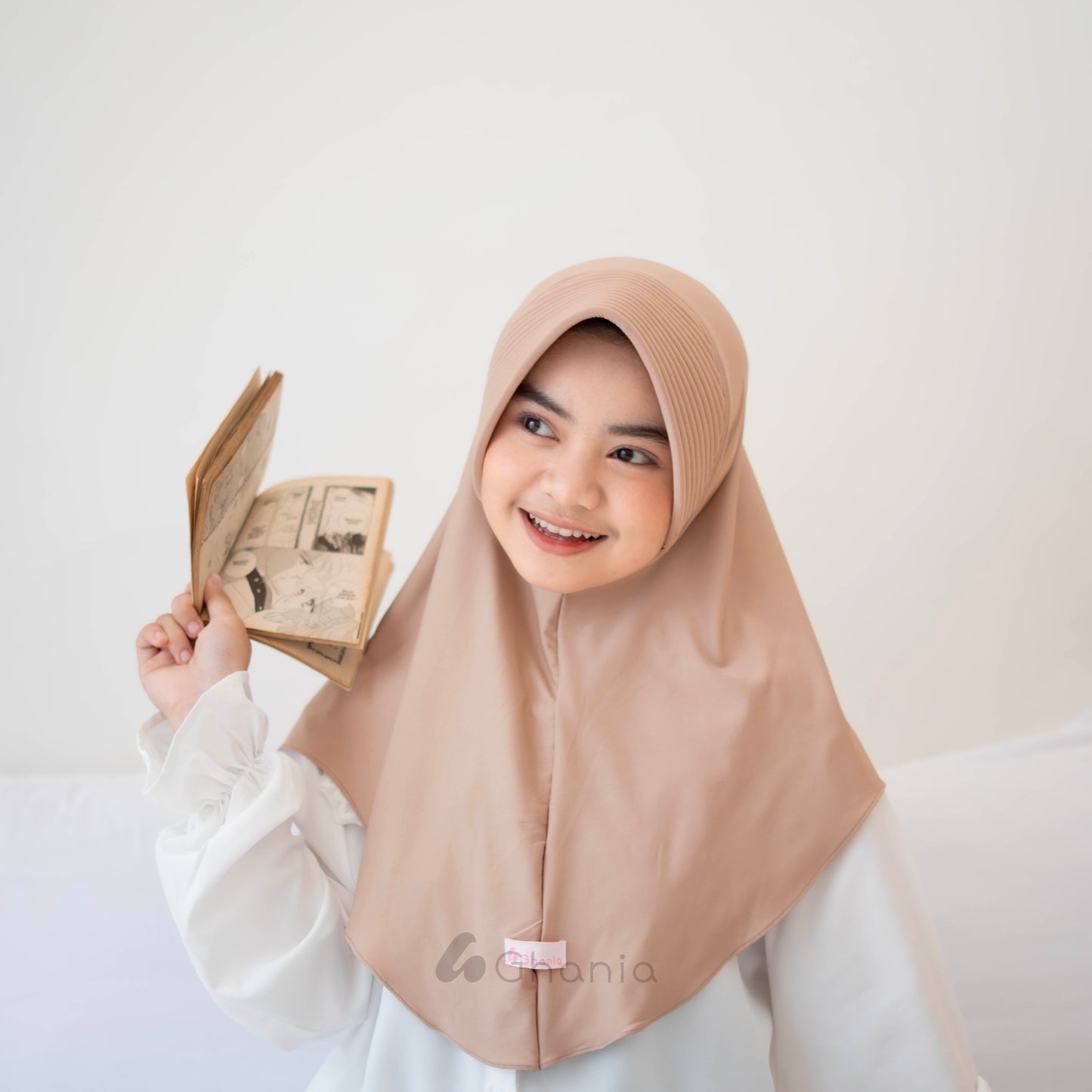 hiGhania - Bergo Oval Cassandra Series size S